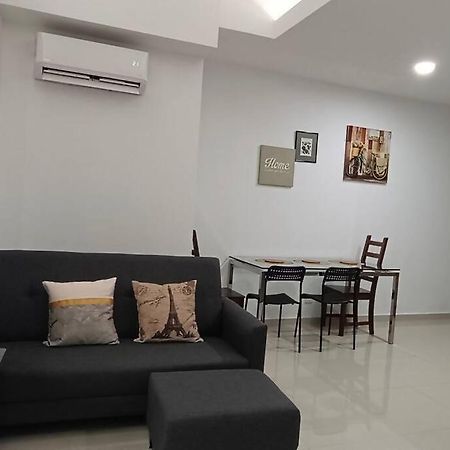 Klcc Newly Renovated Apartment 쿠알라룸푸르 외부 사진